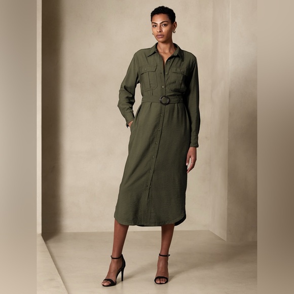 Banana republic belted shirt dress in navy. XS. - Picture 8 of 8